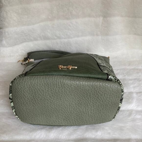 New Jessica Simpson Python Loden Green Colorblock Bucket Crossbody Shoulder bag - Picture 5 of 6